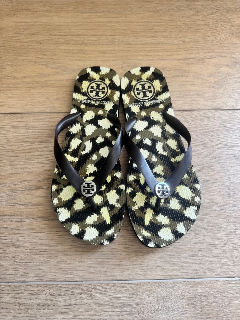 Tory Burch Brown Thongs Size 8